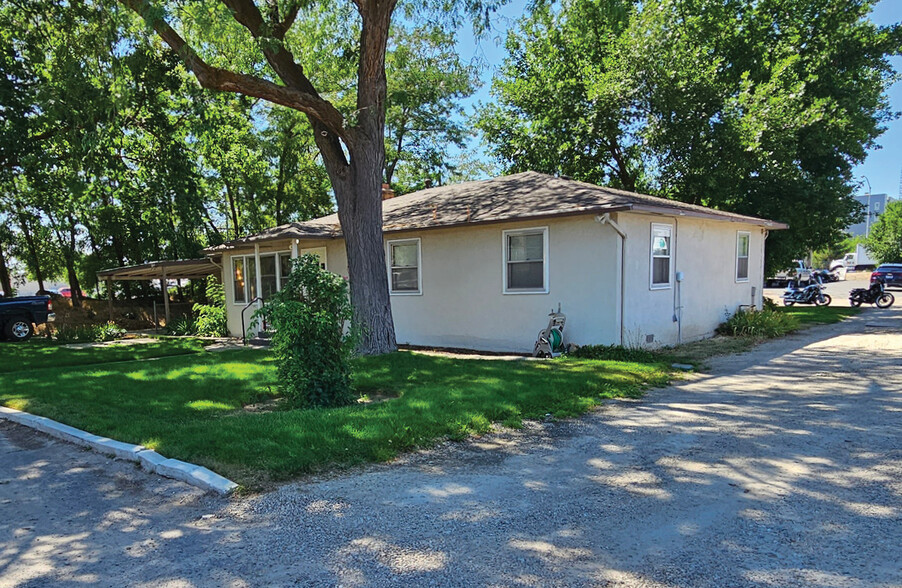 Primary Photo Of 408-410 E 41st St, Garden City Office For Lease