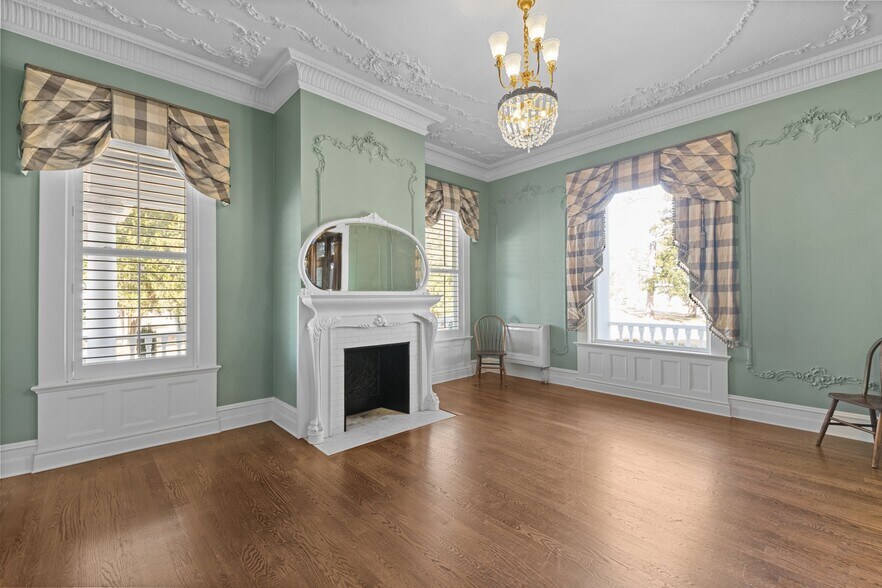 More Photos Of 738 E Main St, Belhaven Hotel For Sale