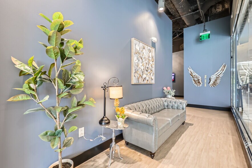 More Photos Of 3000 E 1st Ave, Denver Storefront Retail Office For Lease