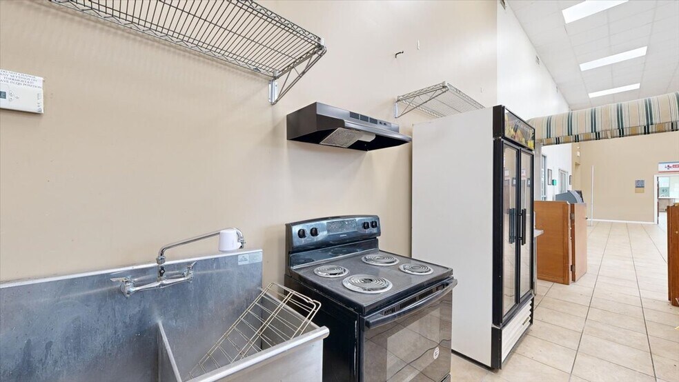 More Photos Of 113 Bo Bo Dr, Crystal Springs Freestanding For Lease