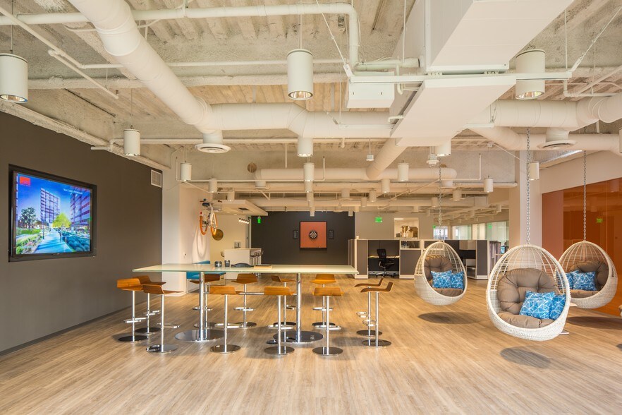 More Photos Of 535-575 Anton Blvd, Costa Mesa Unknown For Lease