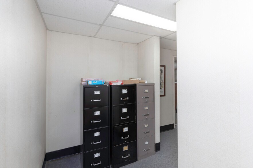 More Photos Of 253 Garth Rd, Scarsdale Medical For Sale