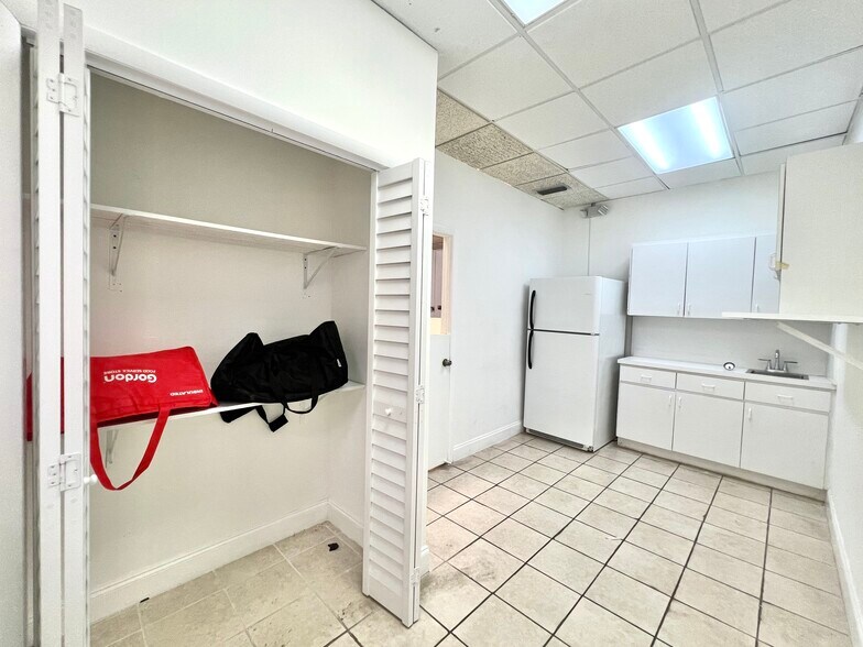 More Photos Of 4908 SW 8th St, Miami Medical For Lease