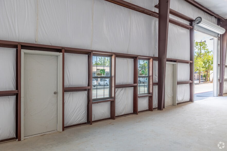 More Photos Of 7822 Fortune Dr, San Antonio Warehouse For Lease