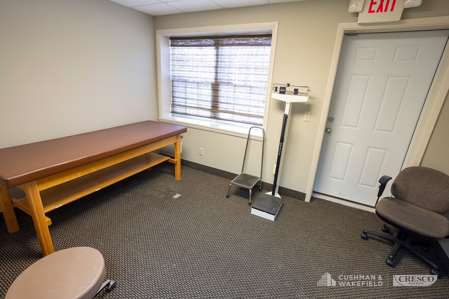 More Photos Of 252 E Broad St, Elyria Office For Sale