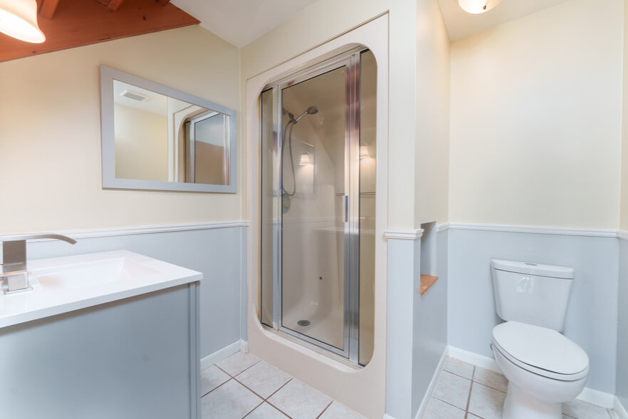 More Photos Of 15921 W M 36, Pinckney Light Distribution For Sale