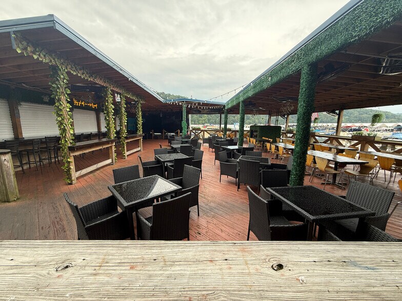 More Photos Of 69 Mont Chateau Rd, Morgantown Restaurant For Sale