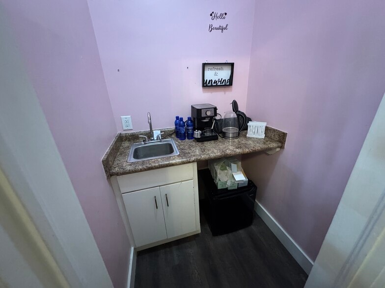 More Photos Of 110 W Adair St, Valdosta Office For Sale