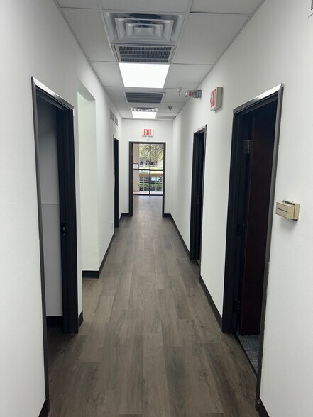 More Photos Of 14271-14277 Welch Rd, Farmers Branch Warehouse For Lease