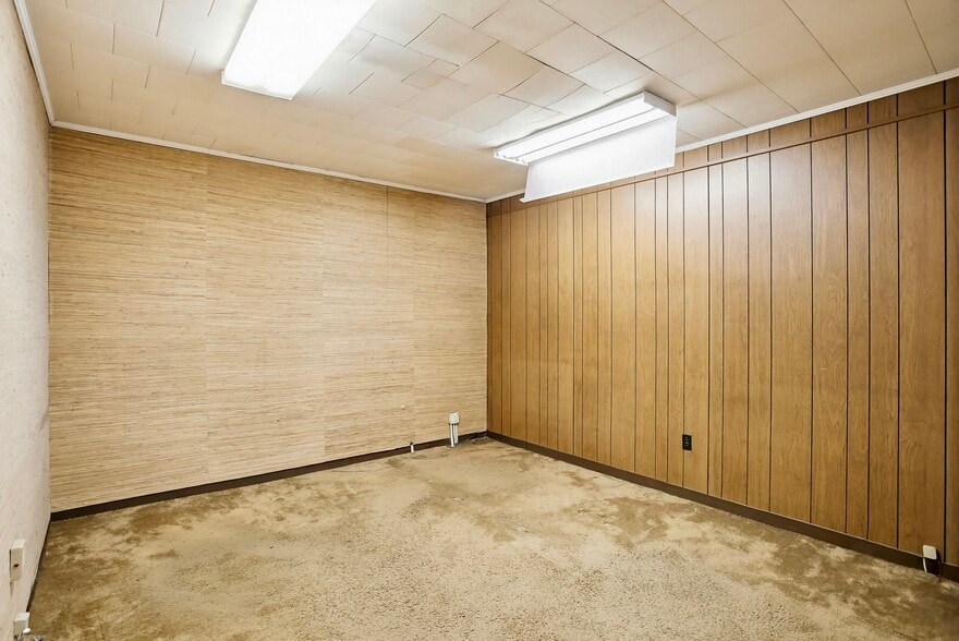 More Photos Of 14 W Saratoga St, Baltimore Office For Sale