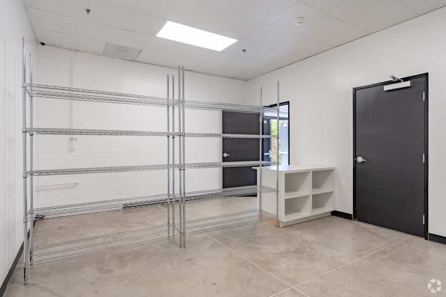 More Photos Of 6222 San Fernando Rd, Glendale Restaurant For Lease