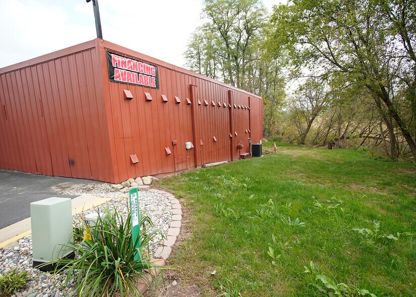 More Photos Of 9947 Brooklyn Rd, Brooklyn Freestanding For Sale