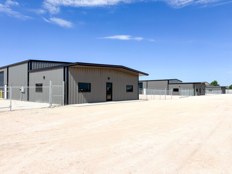 More Photos Of 7115 N County Road 1294, Midland Warehouse For Lease