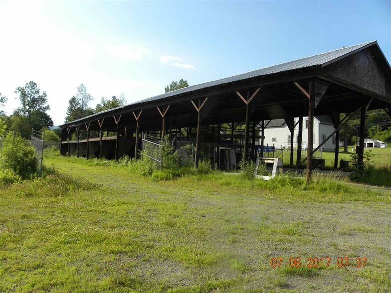 More Photos Of 303 Willoughby Ave, Orleans Freestanding For Sale