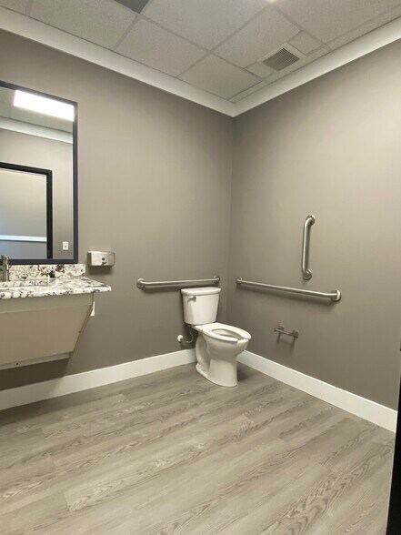 More Photos Of 640-668 Shell Dr, Spring Lake Storefront For Lease