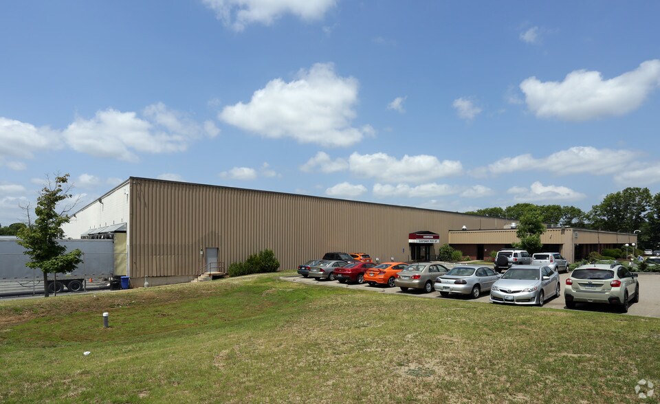 More Photos Of 505 Collins St, Attleboro Warehouse For Lease