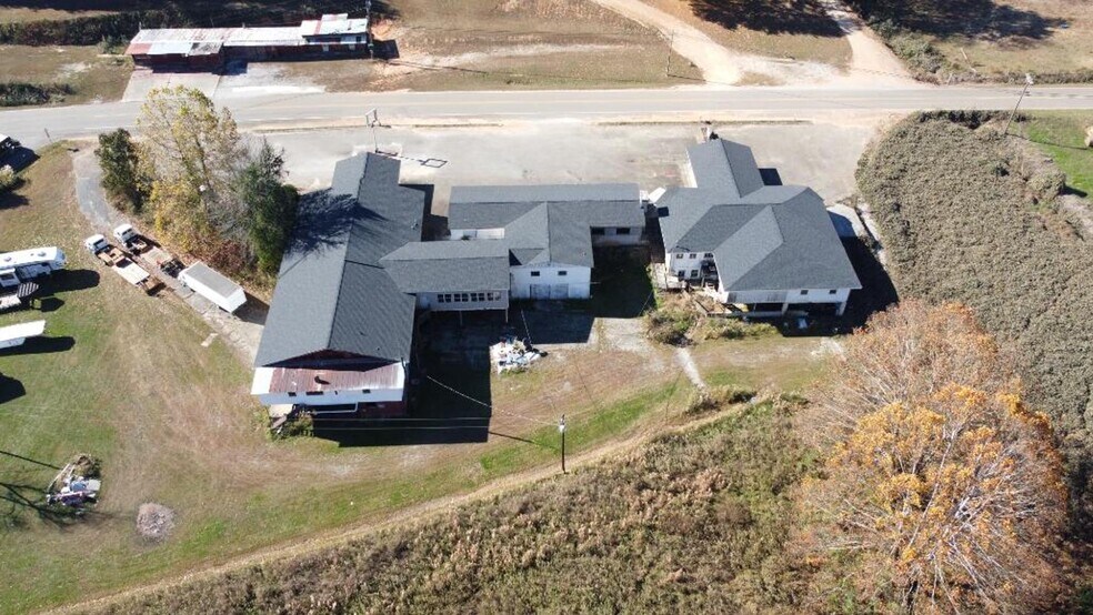 More Photos Of 8091 Old Highway 5 S, Talking Rock Light Distribution For Sale