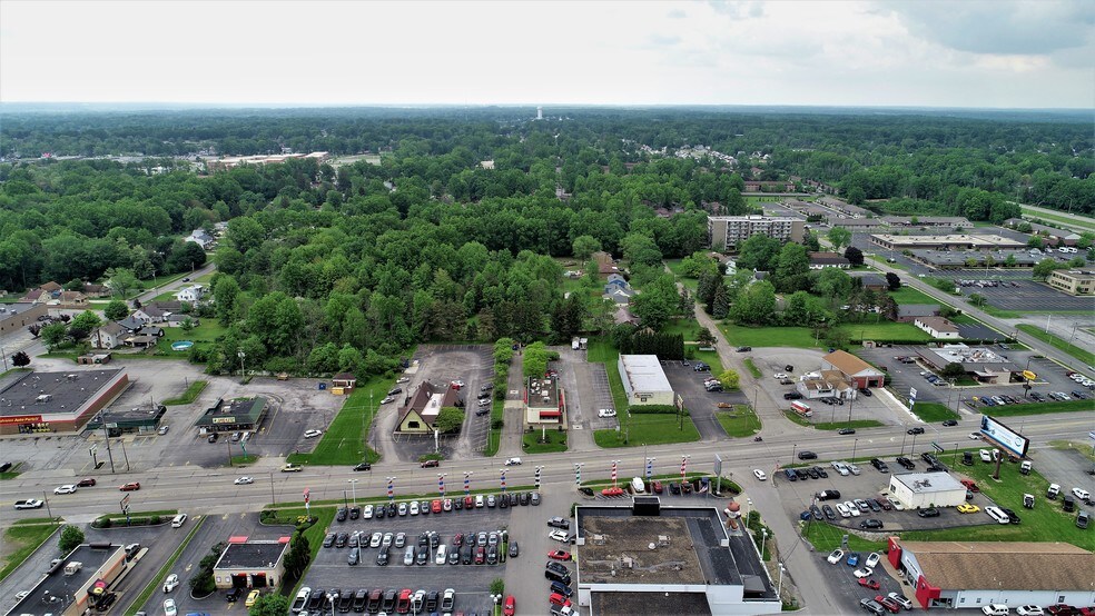More Photos Of 4837 Mahoning Ave, Youngstown Restaurant For Lease