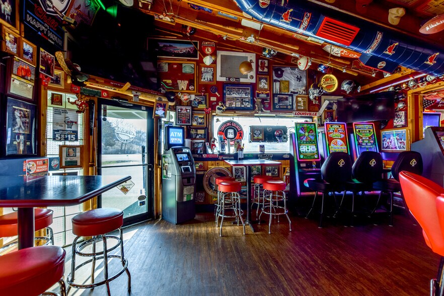 More Photos Of 10267 US Highway 14, Mazomanie Sports And Entertainment For Sale