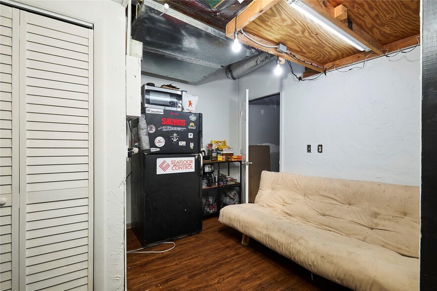 More Photos Of 1834 14th St, Bradenton Freestanding For Sale