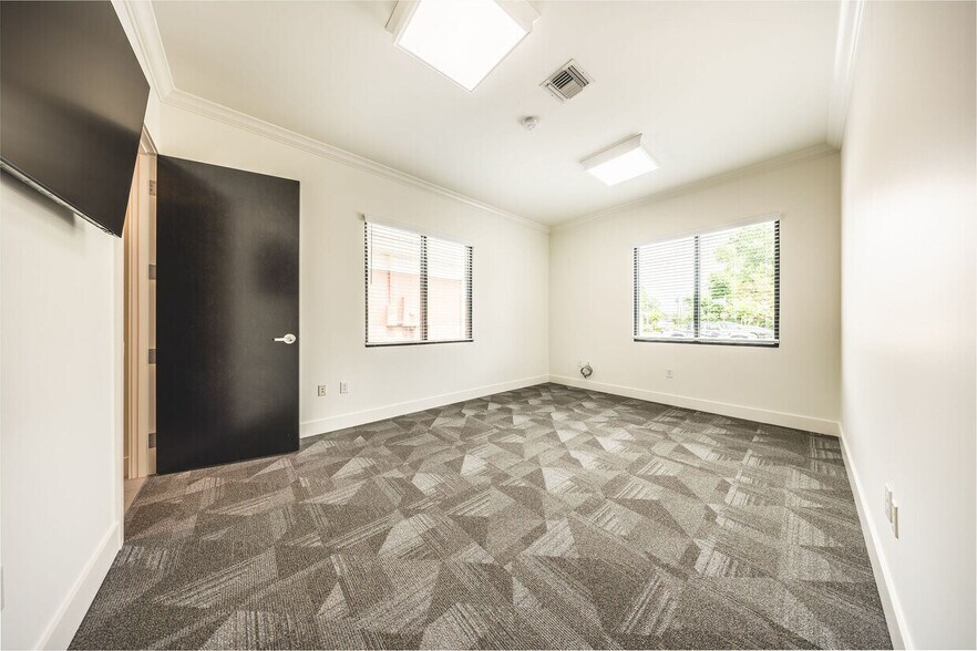 More Photos Of 741 Ciara Creek Cv, Longwood Medical For Sale