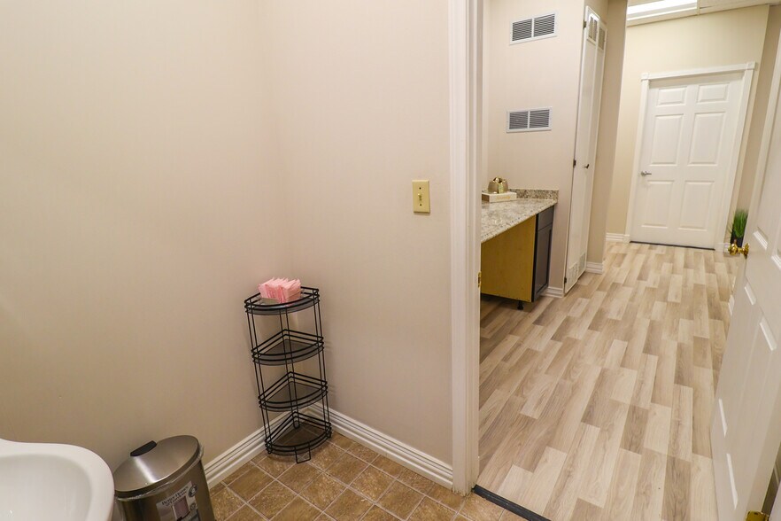 More Photos Of 13131 Champions Dr, Houston Medical For Lease