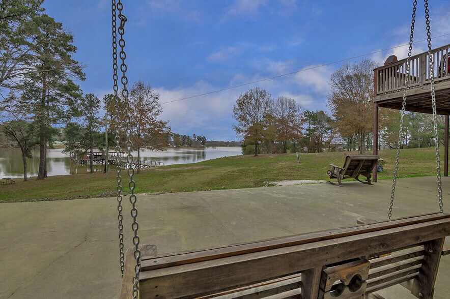 More Photos Of 111 Cypress Bay dr, Milam Specialty For Sale