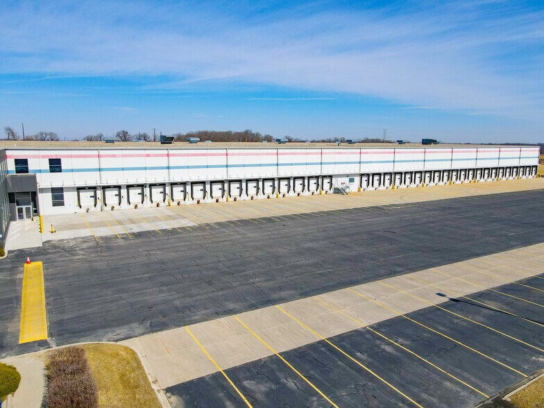 More Photos Of 200 Interstate Blvd, Edgerton Distribution For Lease