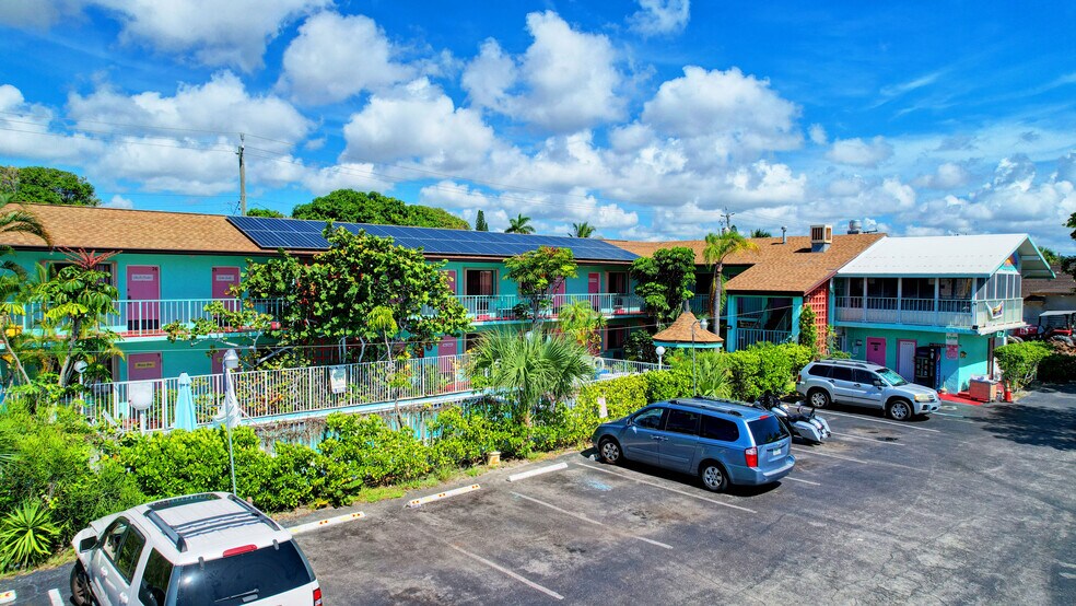 More Photos Of 901 S Federal Hwy, Lake Worth Hotel For Sale