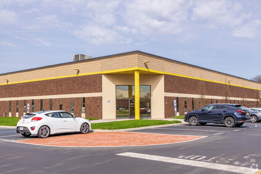 More Photos Of 300 Columbus Cir, Edison Research And Development For Lease