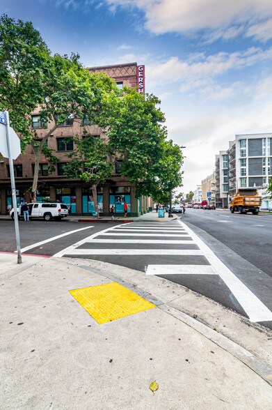 More Photos Of 5529-5533 Hollywood Blvd, Los Angeles Apartments For Lease