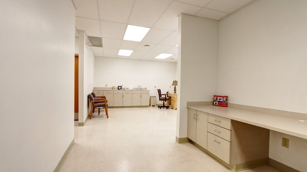 More Photos Of 399 Grant Ave, Auburn Medical For Sale