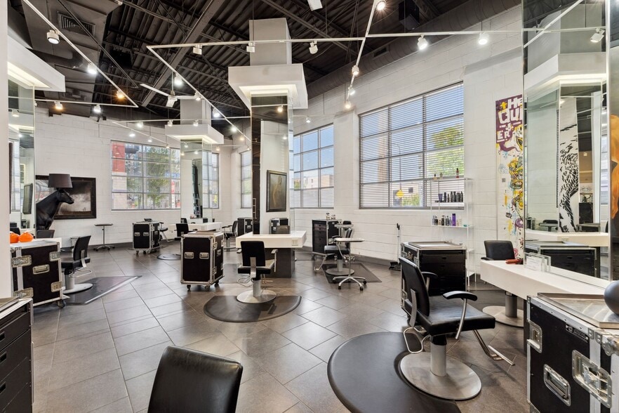 More Photos Of 605-607 NE Central Ave, Minneapolis Freestanding For Sale