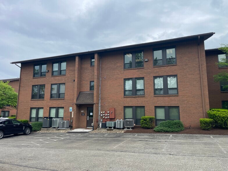 More Photos Of 600 McKnight Park Dr, Pittsburgh Office For Lease