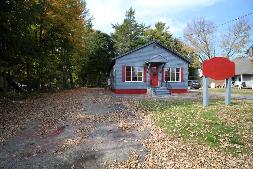 More Photos Of 107 Water Street, Farmington Office For Sale