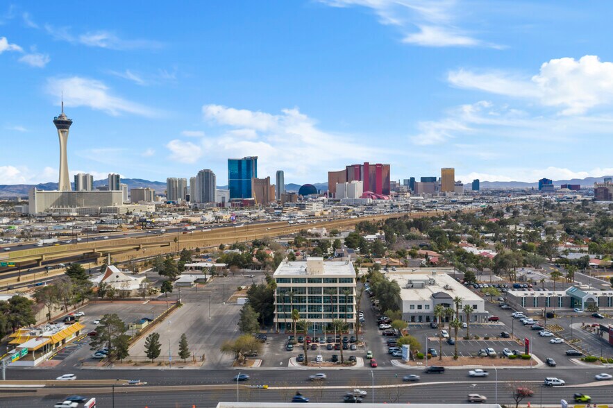 More Photos Of 1701 W Charleston Blvd, Las Vegas Medical For Lease