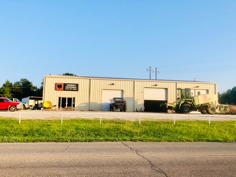 More Photos Of 919 S Roland St, Bristow Distribution For Sale
