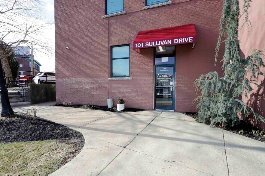 More Photos Of 101 Jeremiah V Sullivan Dr, Fall River Office For Lease