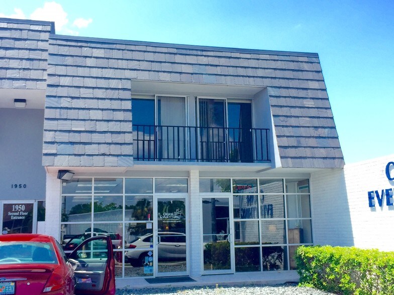 More Photos Of 1950 Courtney Dr, Fort Myers Office For Lease