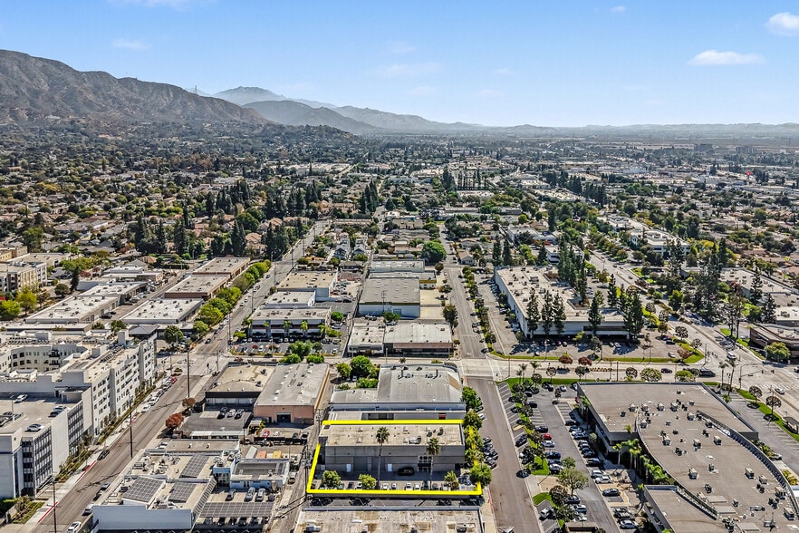 More Photos Of 125 W Maple Ave, Monrovia Service For Sale