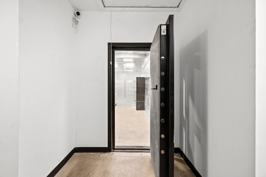 More Photos Of 1440 Cota Ave, Long Beach Distribution For Lease
