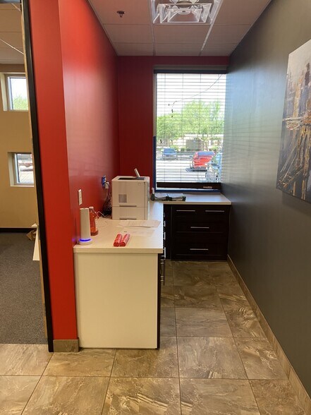 More Photos Of 2060 W Whispering Wind Dr, Phoenix Medical For Sale