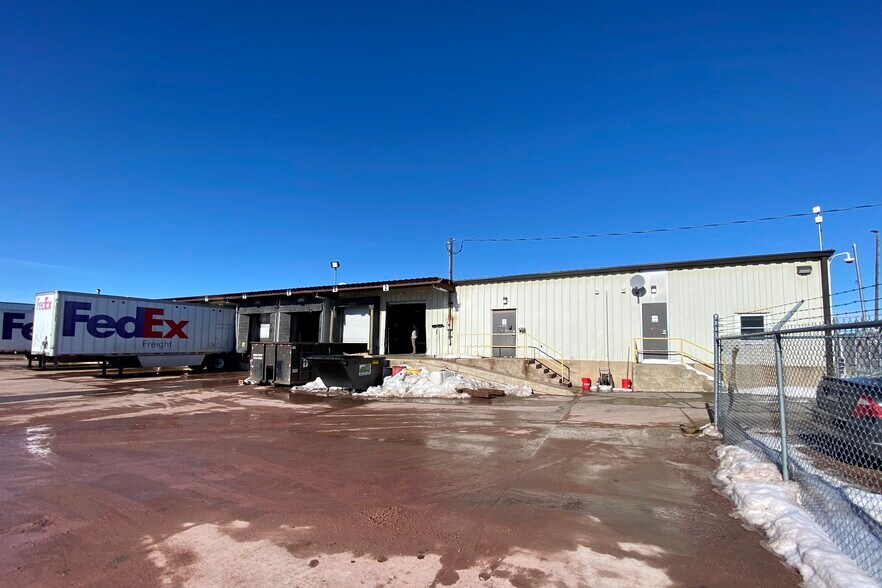 More Photos Of 2901 W 7th St, Sioux Falls Warehouse For Lease