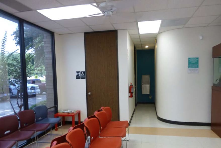 More Photos Of 6677 Rookin St, Houston Storefront Retail Office For Lease