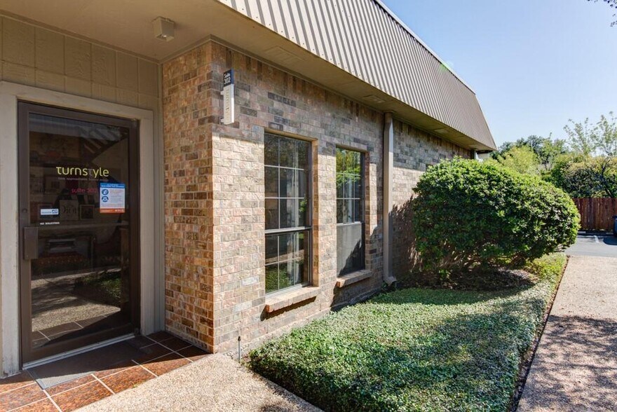 More Photos Of 8701 Shoal Creek Blvd, Austin Medical For Lease