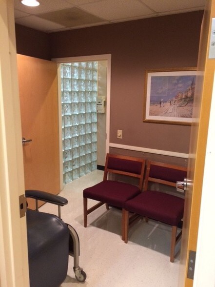 More Photos Of 604 Solarex Ct, Frederick Medical For Lease