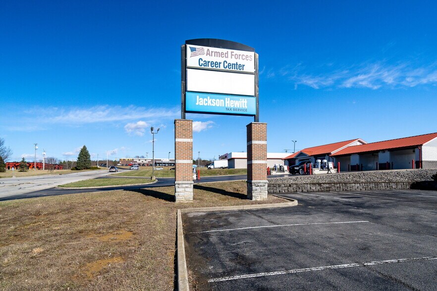 More Photos Of 120 Roberts Ln, Hillsboro Freestanding For Lease