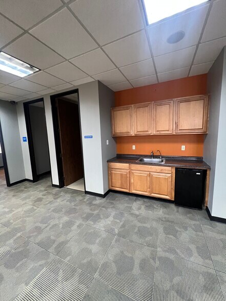 More Photos Of 5900 Canoga Ave, Woodland Hills Office For Lease