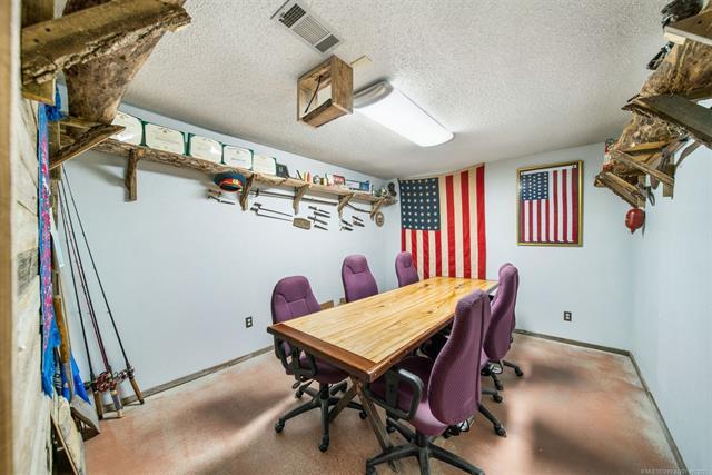 More Photos Of 16382 E Highway 20, Claremore Office Residential For Lease