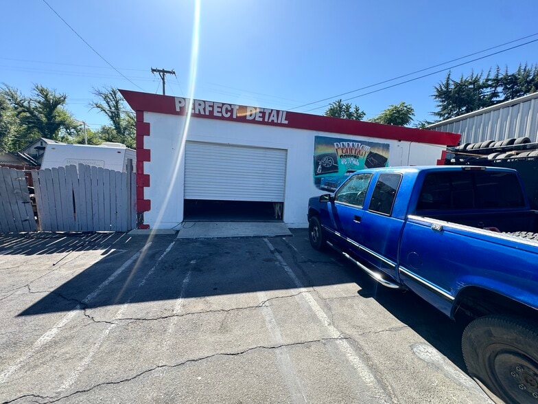 More Photos Of 405 McHenry Ave, Modesto Auto Dealership For Sale